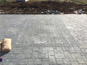 cambridge bluestone blend nicolock pennsylvania herringbone pattern inlay ledgestone patio pavers